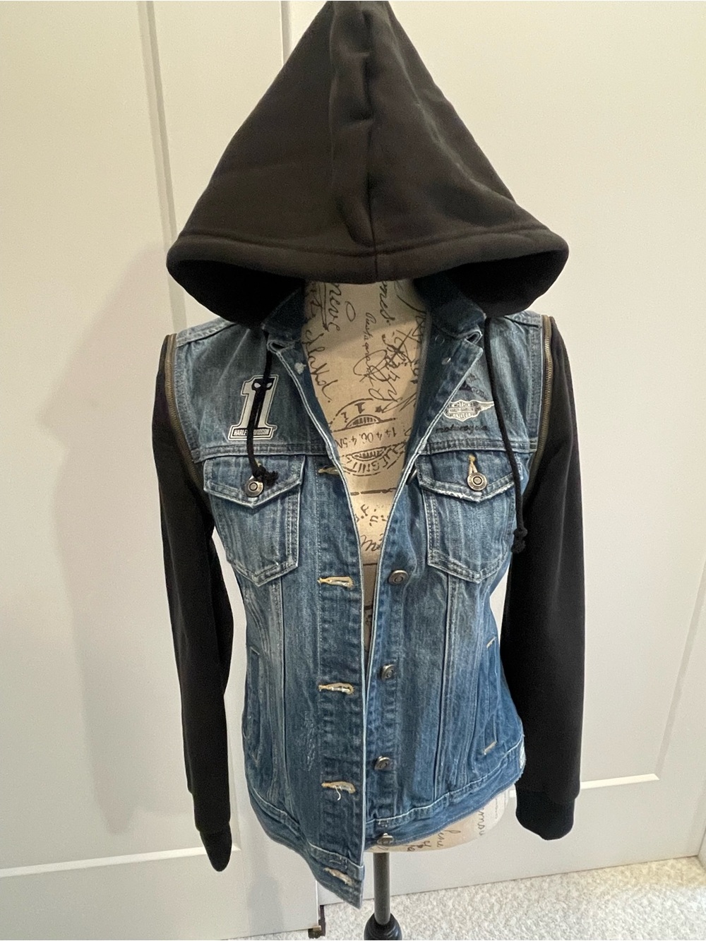 Harley-Davidson® Women's Zip-Off Sleeve Denim Jacket - Indigo Wash - Picture 7 of 8